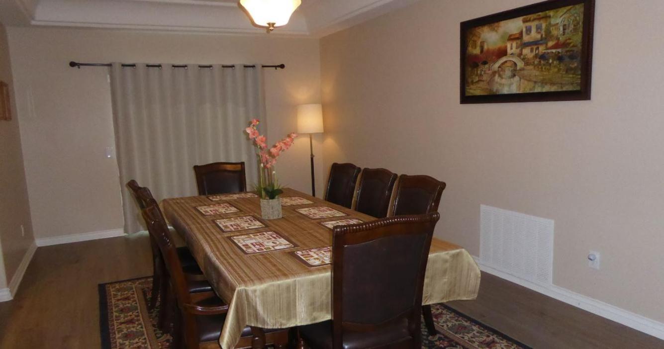 Mansion On The Hill Let 4 Rooms, 5Th Cost Extra Sage 외부 사진